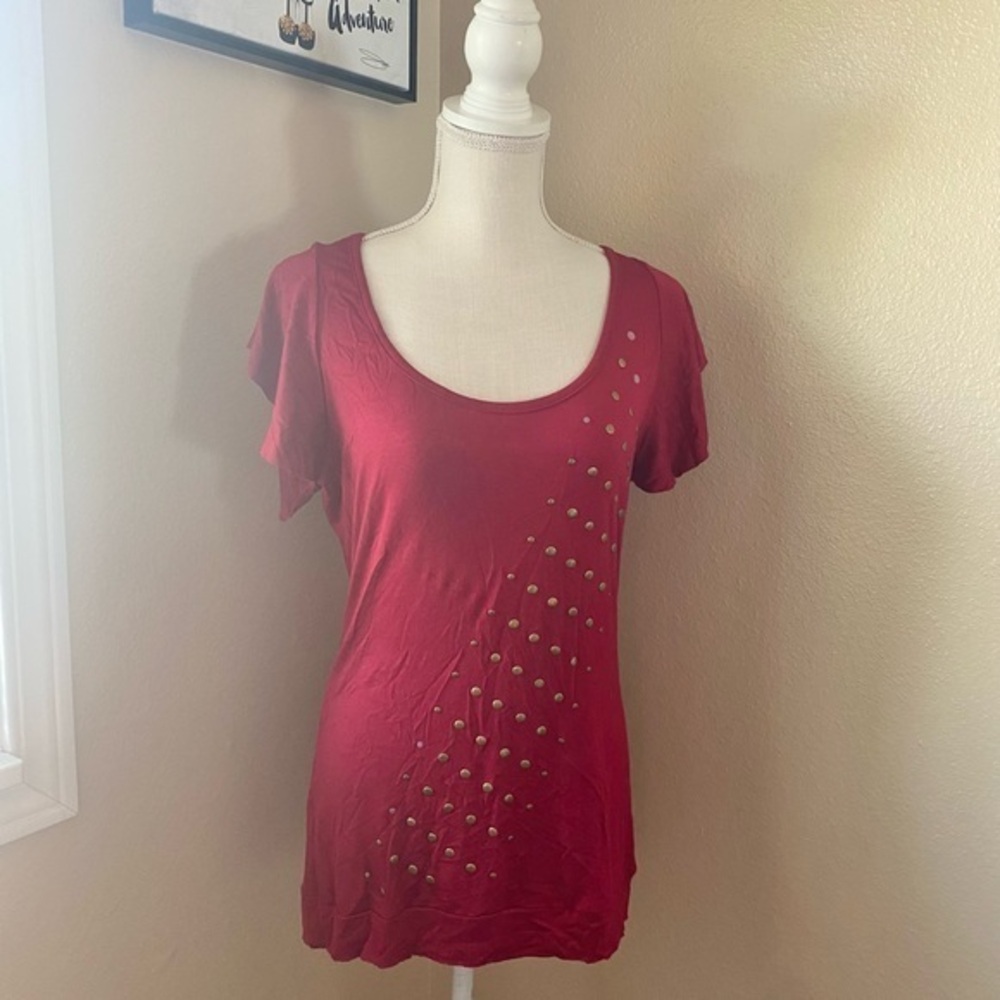 Live to be Spoiled red studded tee, Sz. L